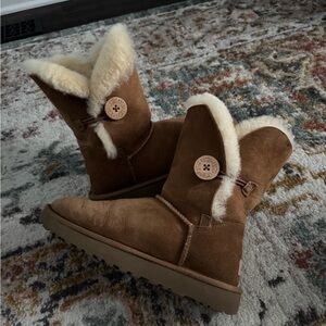 Ugg Boots Women Size 9 (Chestnut)